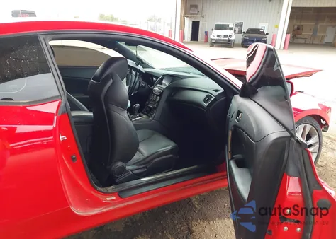 2013 Hyundai Genesis 3.8 Track z USA, uszkodzony, nr VIN KMHHU6KJ8DU108439